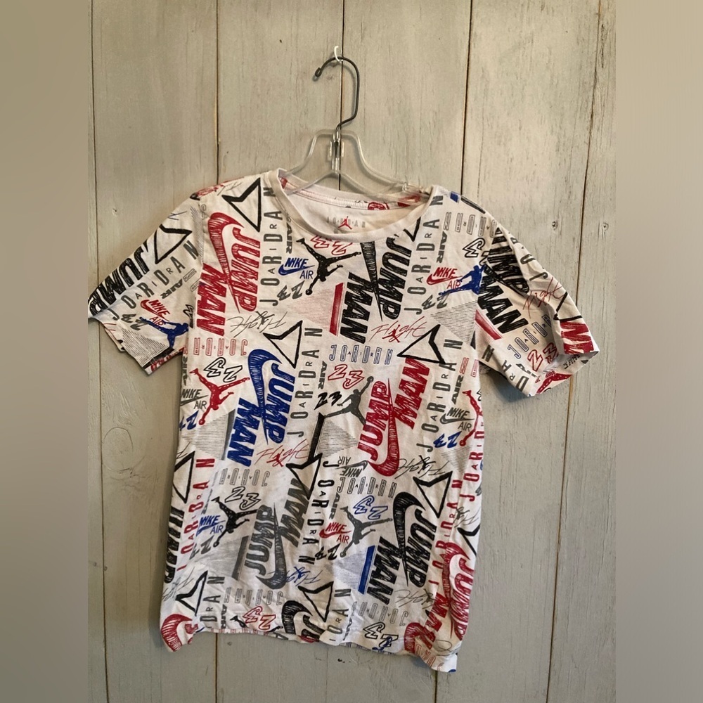 NIKE AIR JORDAN BOY'S‎ ALL OVER PRINTED TEE T-SHIRT Size Large